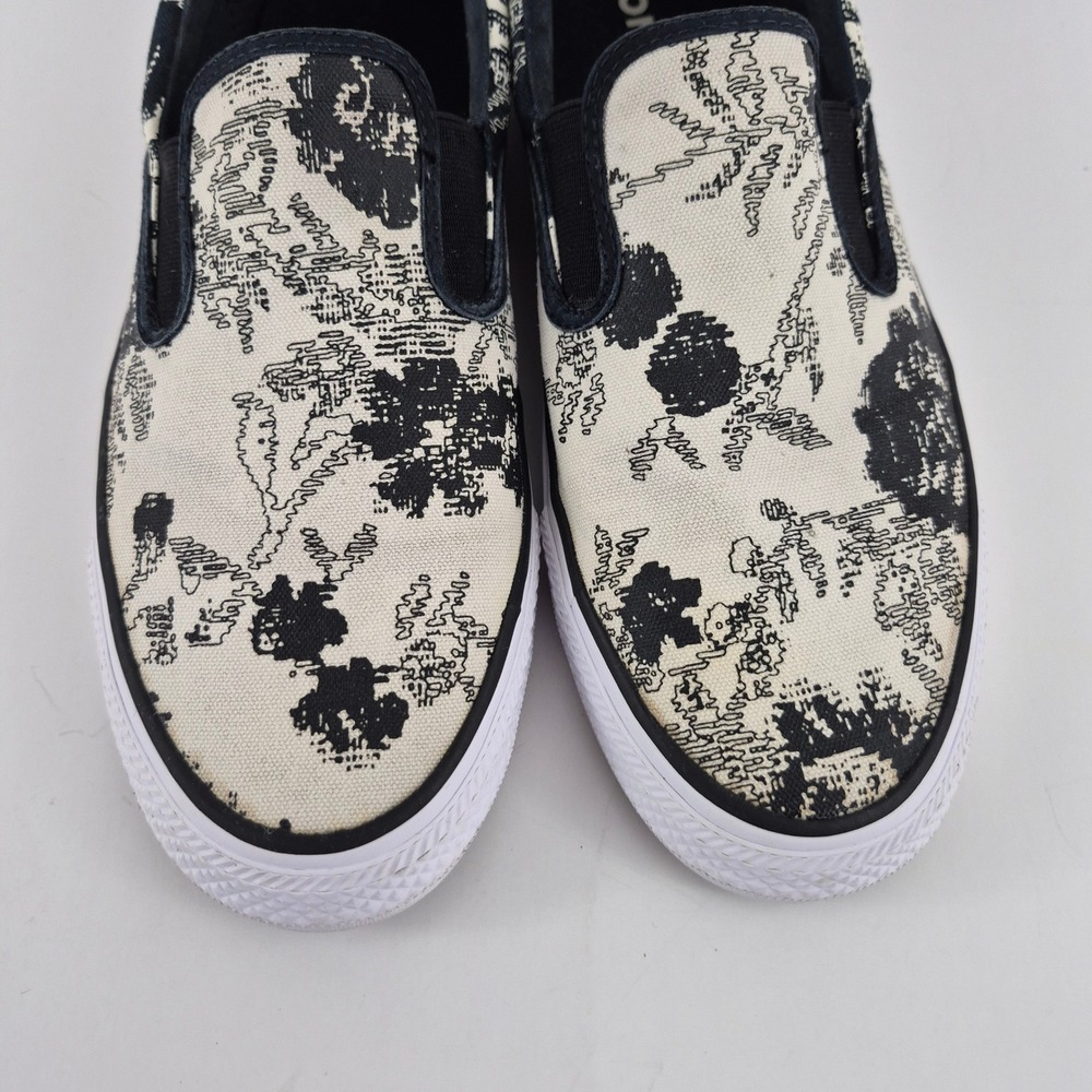 Converse Chuck Taylor All Star Slip On Black White Graphic Floral Womens 10 - Picture 4 of 9